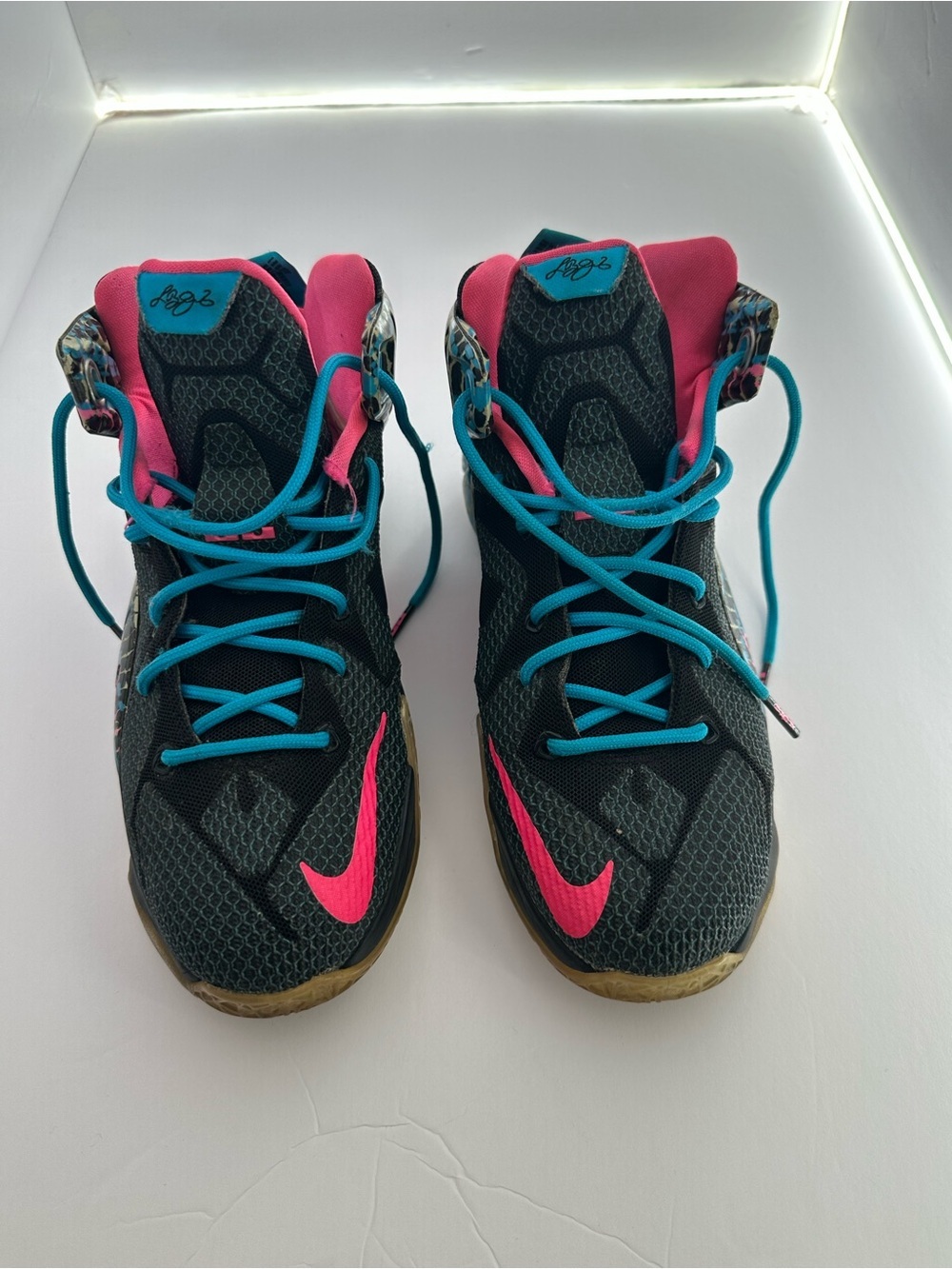 Nike LeBron XLL 12 23 Chromosome Kids Black and pink Sneakers Blue Laces Size 6Y